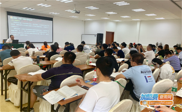 小海象科学教育加盟费