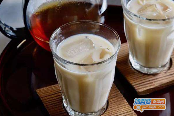 左右奶茶加盟费