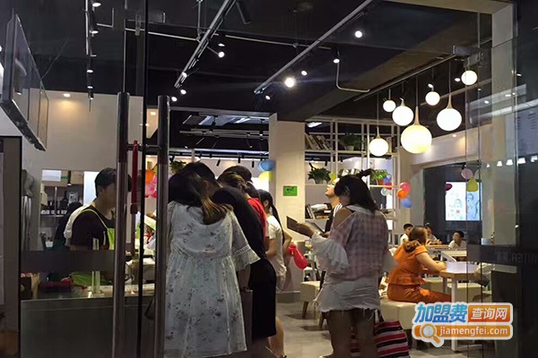 品牌奶茶店加盟店