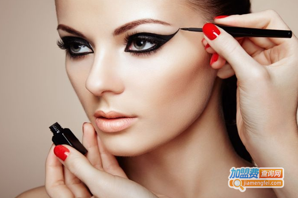 化妆造型培训加盟费