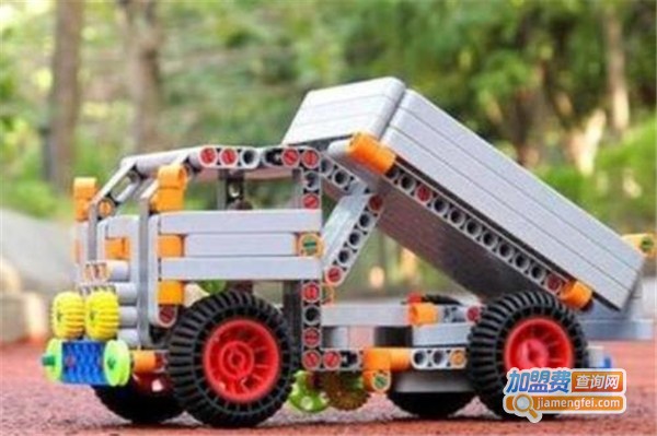 中鸣机器人教育加盟店