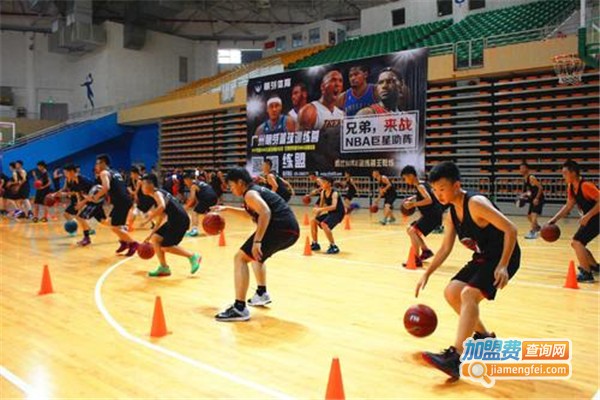 青少年篮球训练营加盟