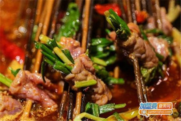 牛小嫩串串香火锅加盟