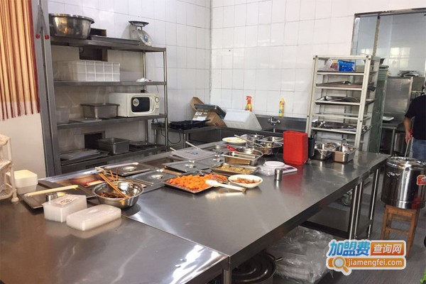 满炖快餐加盟门店