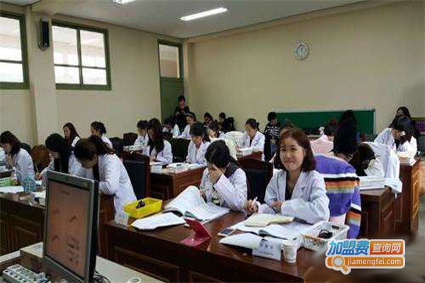 美业培训教育加盟费