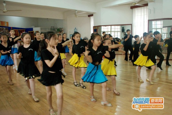 舞蹈班加盟