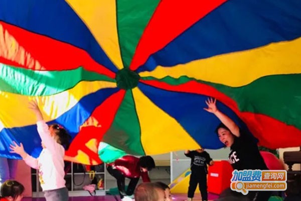 鸿雅幼儿园早教中心加盟费