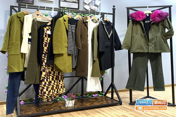 【品牌折扣服装加盟】开店加盟品牌折扣服装，财富在向你招手！