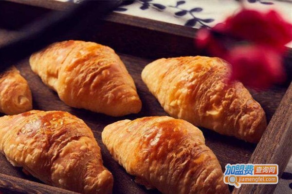 麦望三城烘焙加盟费