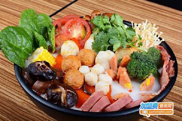 曝呀君麻辣烫加盟费