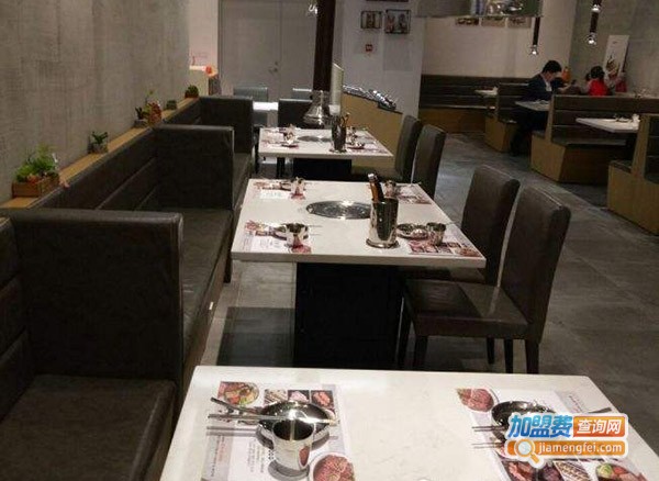 屋塔房木炭烤肉加盟费