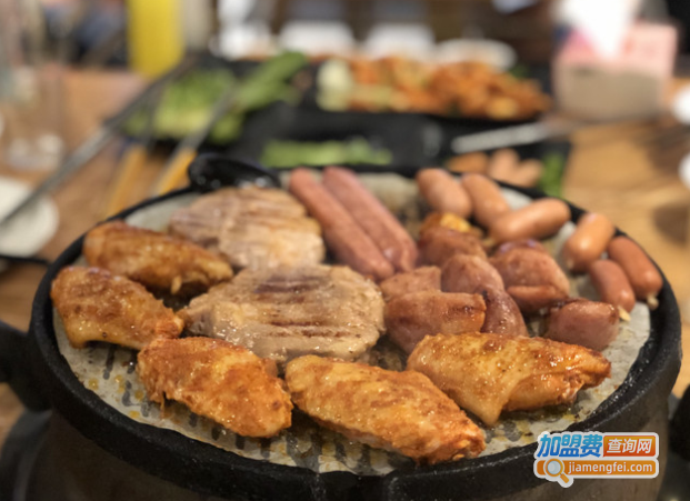 鸿记碳烤肥牛加盟