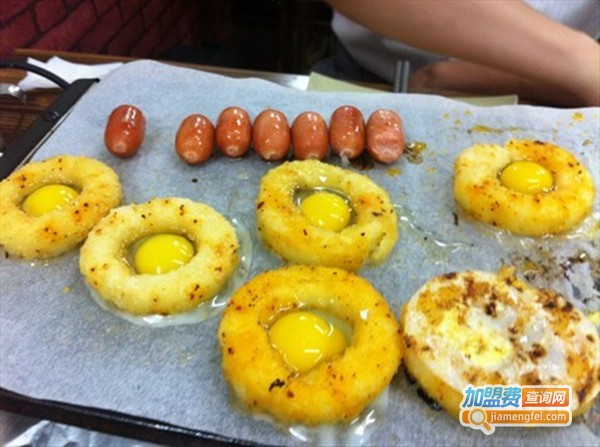 红烟囱石板小筑加盟费