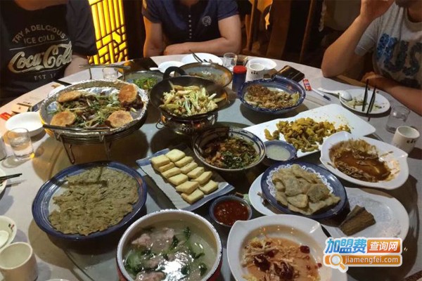 聚齐儿·情景式京范儿餐厅加盟门店