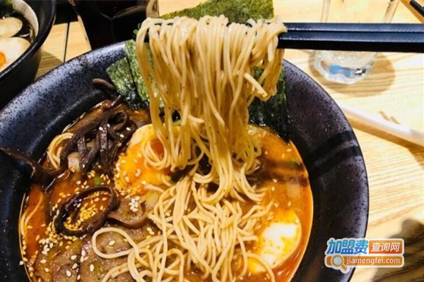 热府鲜肉小锅米线店加盟费