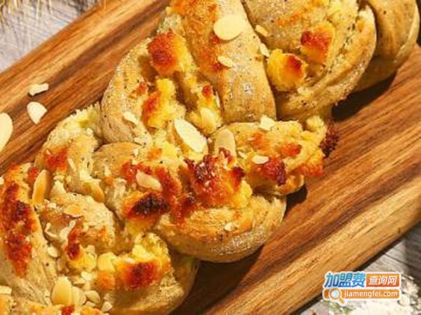 在麦田烘焙加盟费