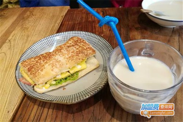 古早日月村加盟费