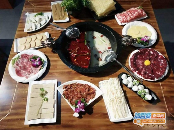 柒桌老火锅加盟店