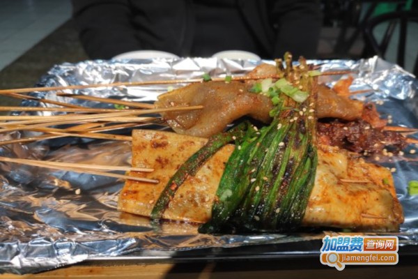 黄氏小海丁老烧烤加盟费