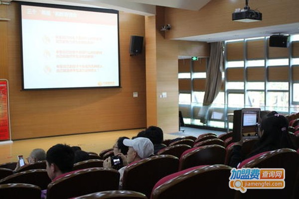 巧易思教育加盟费