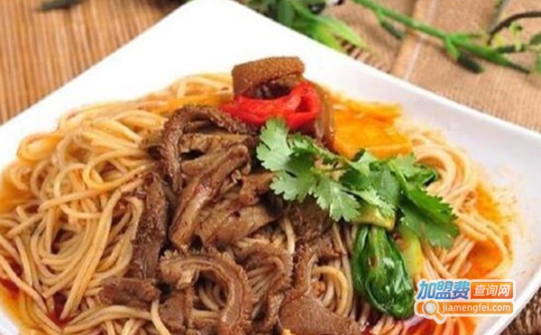 牛喃传奇面餐厅加盟费