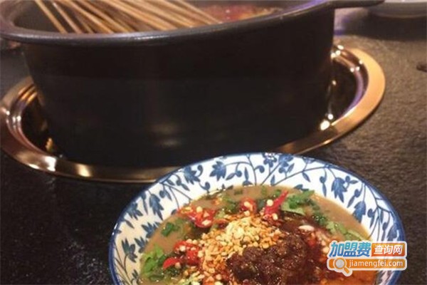 绿蚁小红炉串串火锅店加盟费