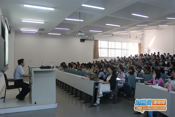 李牧自主学习中心加盟费