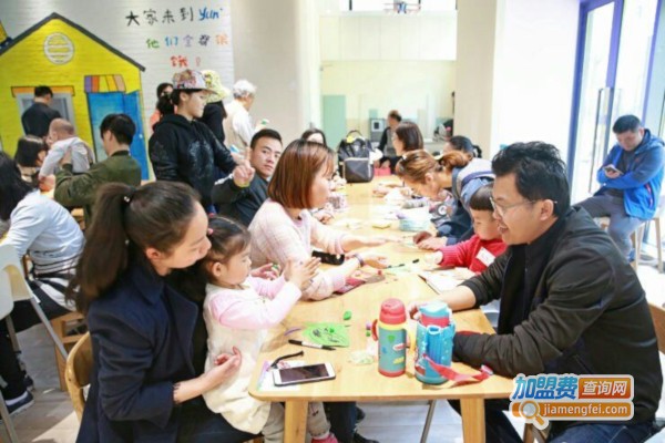 YunPlus亲子绘本餐厅加盟店