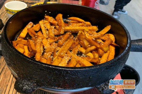 龟锅烤肉主题餐厅加盟店