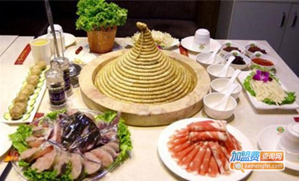 草帽石锅鱼火锅加盟_开店加盟草帽石锅鱼火锅，致富梦照进现实！