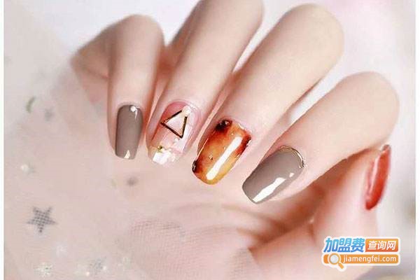 艺锋美甲培训加盟费