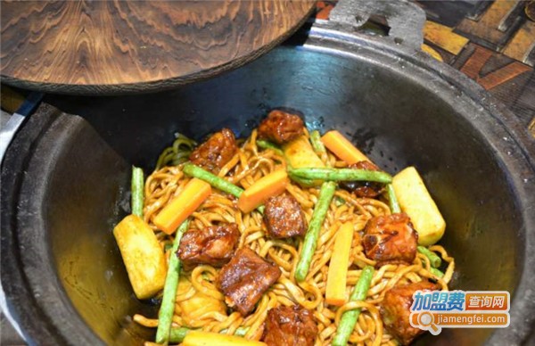 嘎嘎香铁锅焖面加盟费