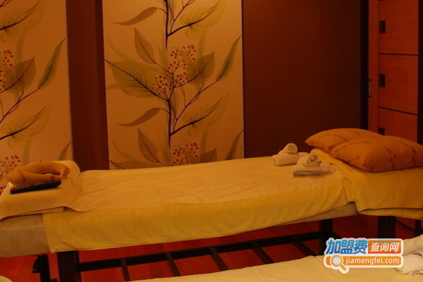 云莉美容中心加盟