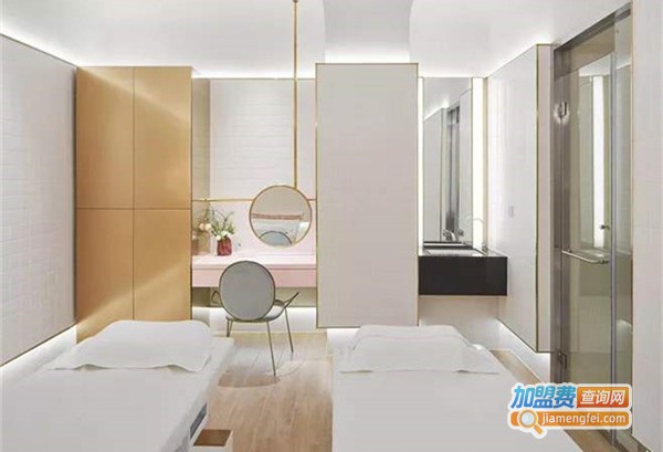 云莉美容中心加盟