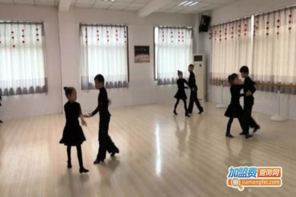 华夏未来舞蹈加盟费