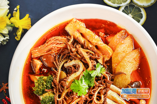 甄萌泥锅麻辣烫店加盟费