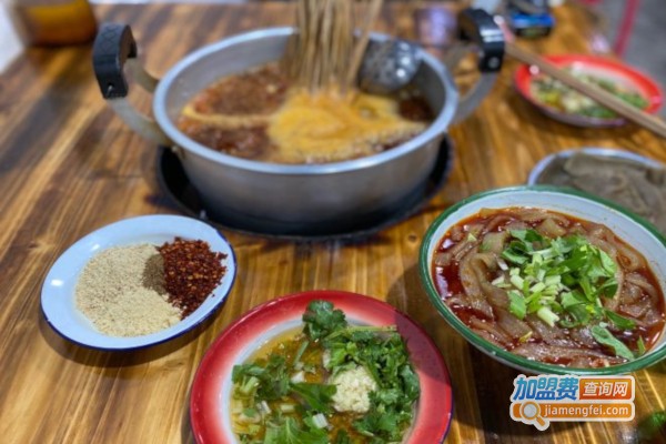 锑锅麻辣烫加盟店