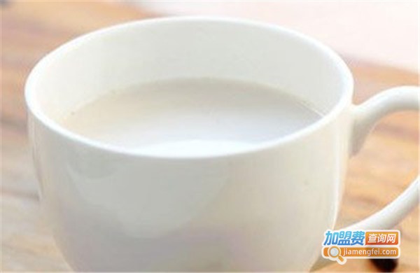 伊鲜花生牛奶店加盟费