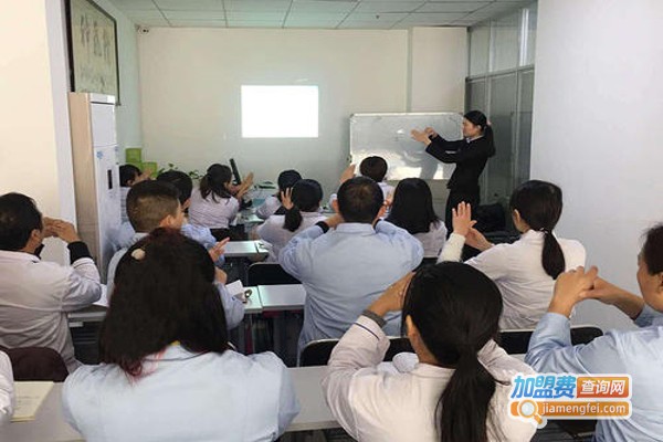 嘉美康贝小儿推拿加盟费