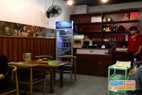 煲煲要火碳火煲加盟门店