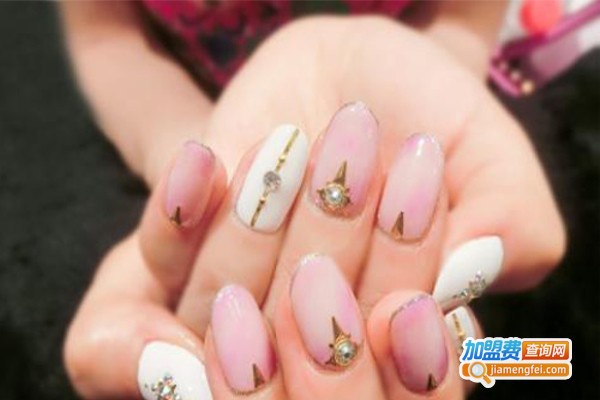 东红美甲加盟费