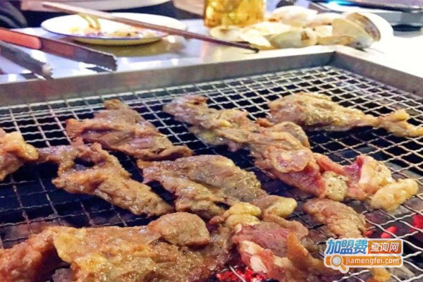 马路牙子地桌烤肉加盟费