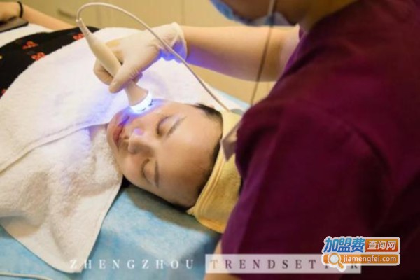 澳玛星光美容加盟店