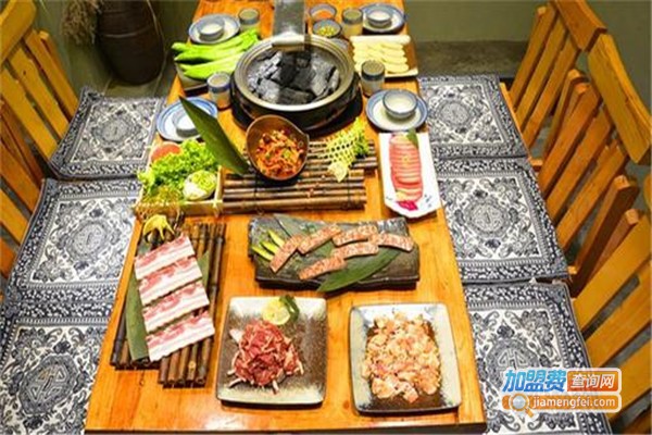 小泥炉炭火烤肉加盟费