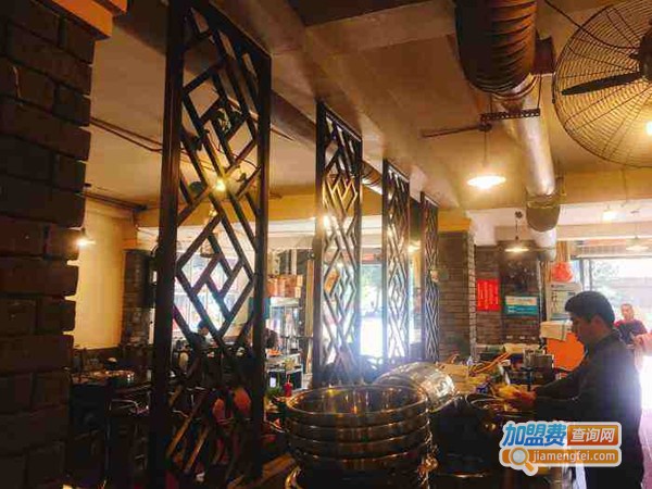 四库全牛油老火锅加盟门店