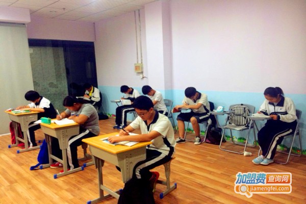 顶点教育加盟店