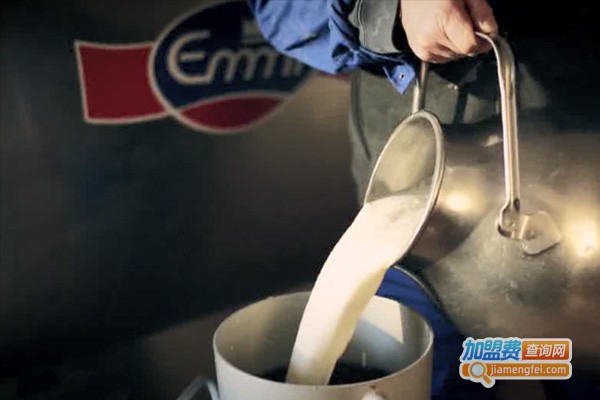 艾美牛奶加盟费