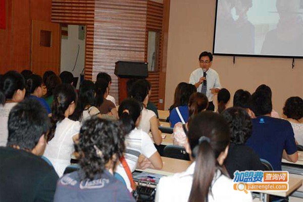 一鸣外国语培训加盟费