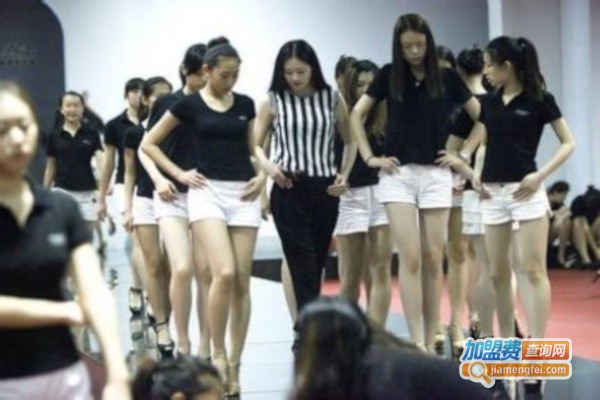 朵雅时尚模特学校加盟费