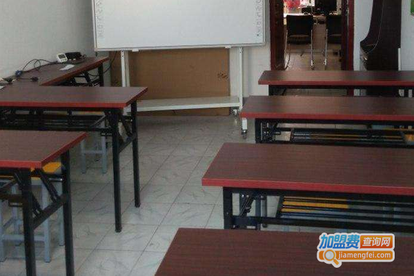 宏点教育加盟费